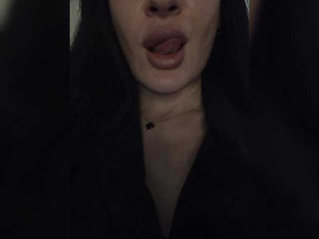 Mikki88K's BongaCams show and profile