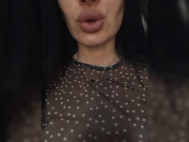 Mikki88K's BongaCams show and profile