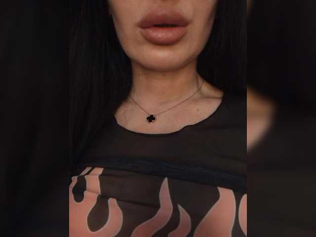 Mikki88K's BongaCams show and profile