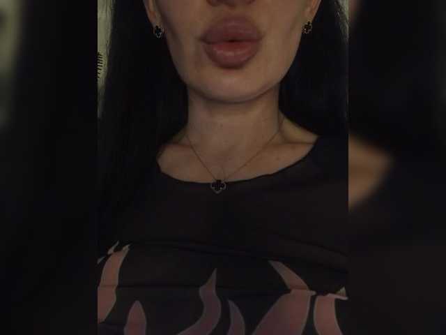 Mikki88K's BongaCams show and profile
