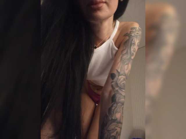 Mikki88K's BongaCams show and profile