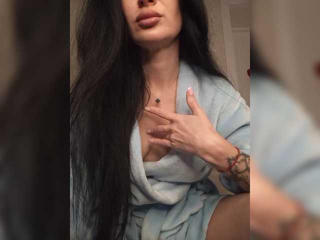 Mikki88K's BongaCams show and profile