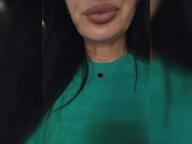 Mikki88K's BongaCams show and profile