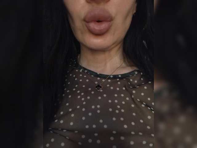 Mikki88K's BongaCams show and profile