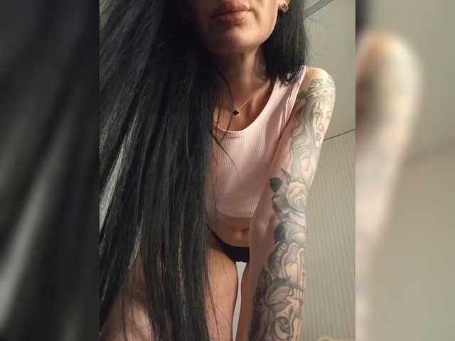 Mikki88K's BongaCams show and profile