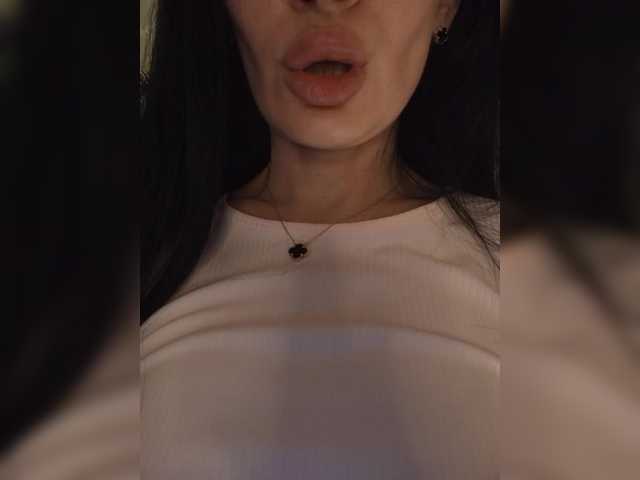 Mikki88K — Hi, I'm Carolina. Lovens and Domi work from 2 tokens. Random 21. Favorite vibrations 11,31,58,101. I don't watch the camera. Mutual subscription 43 tokens