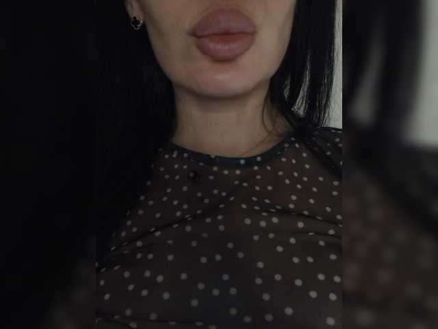 Mikki88K's BongaCams show and profile