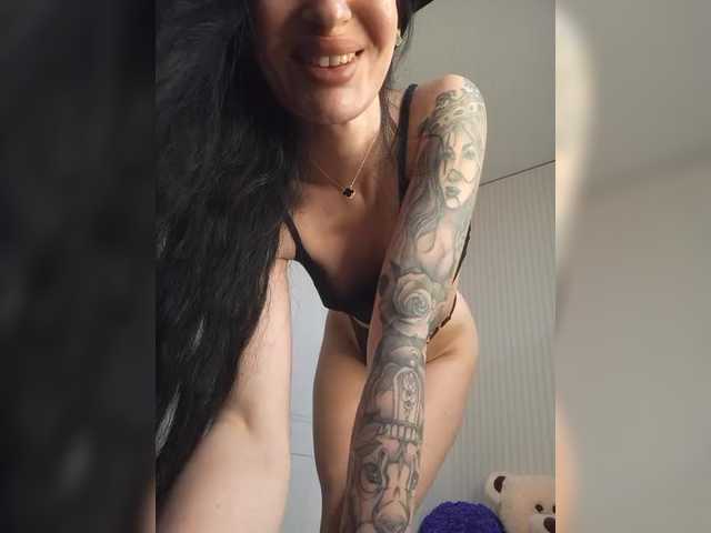 Mikki88K — Hi, I'm Carolina. Lovens and Domi work from 2 tokens. Random 21. Favorite vibrations 11,31,58,101. I don't watch the camera. Mutual subscription 43 tokens
