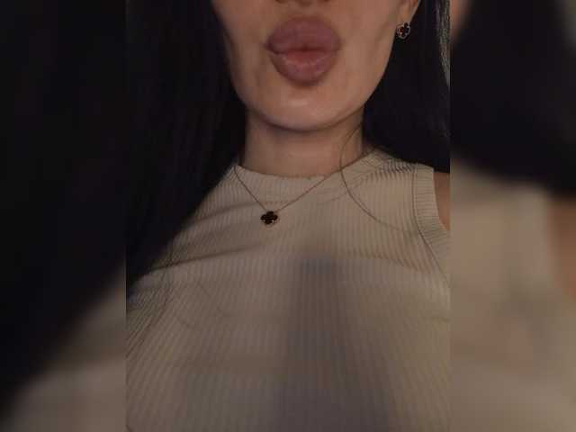 Mikki88K's BongaCams show and profile