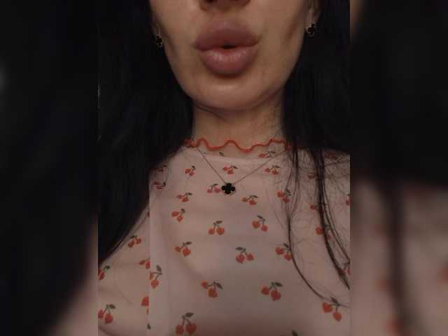 Mikki88K's BongaCams show and profile