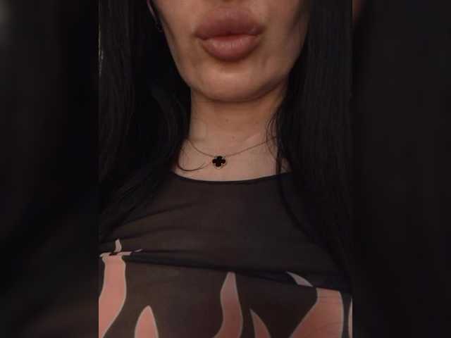 Mikki88K's BongaCams show and profile