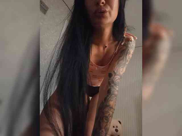 Black_chick webcam