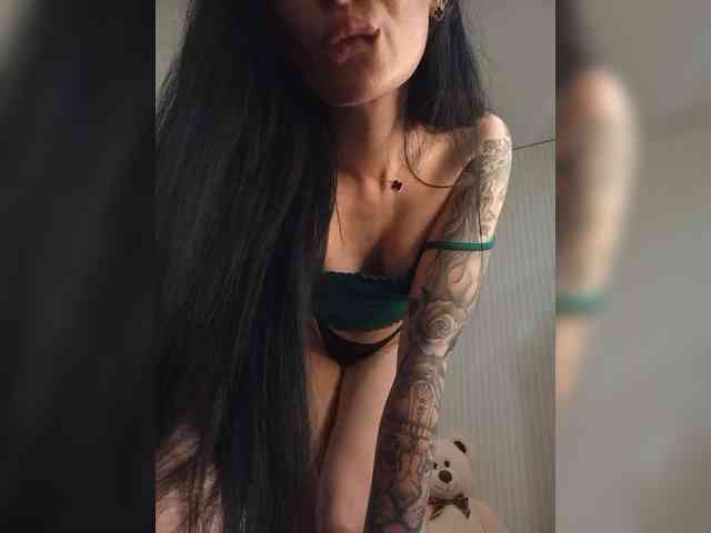 Black_chick webcam