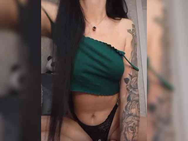 Black_chick webcam