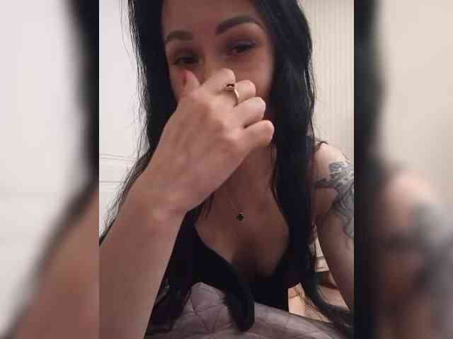Black_chick webcam
