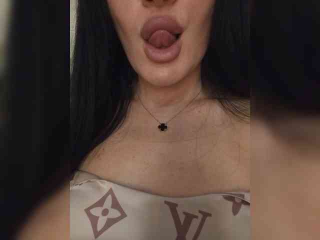 Black_chick webcam