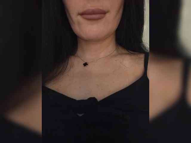 Black_chick webcam