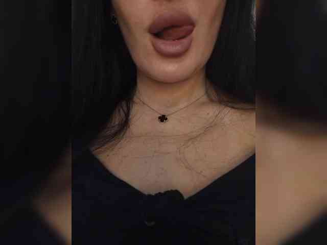 Black_chick webcam
