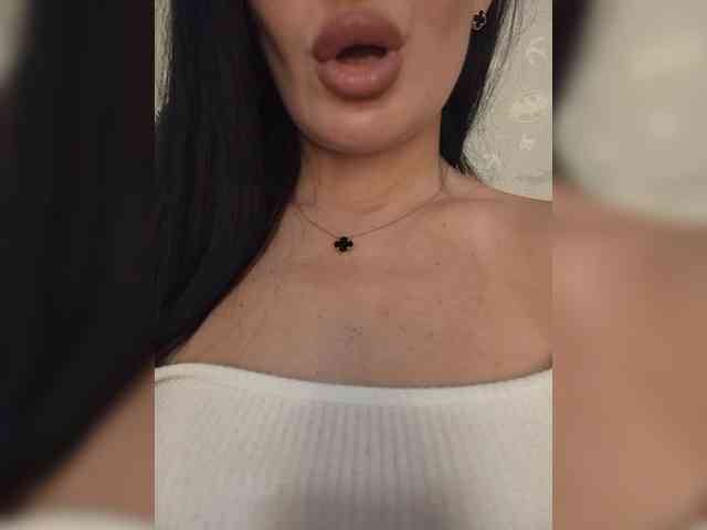 Mikki88K Live Webcam on BongaCams