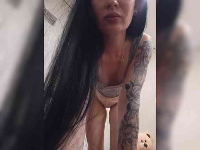 Black_chick webcam