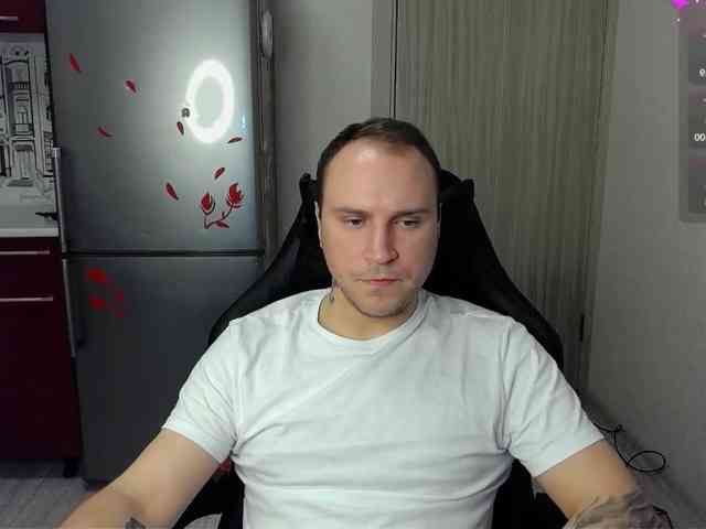 EHOT-111 Live Webcam on BongaCams