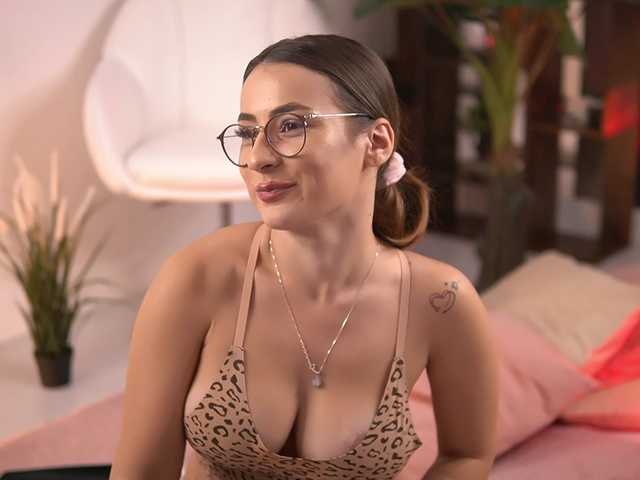 AvaReed from BongaCams is Freechat