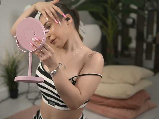 AvaReed's BongaCams show and profile