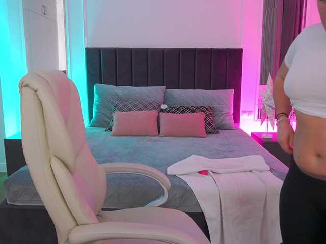 видео KiraCandyS