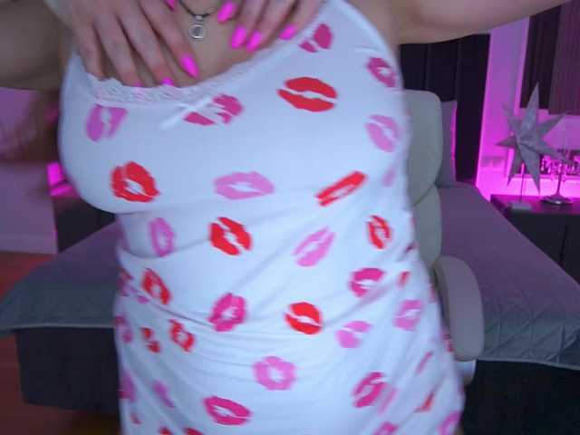 KiraCandyS's BongaCams show and profile