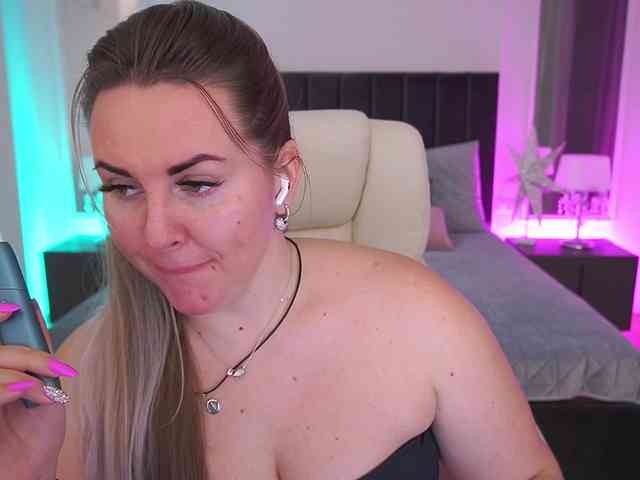 KiraCandyS Live Webcam on BongaCams