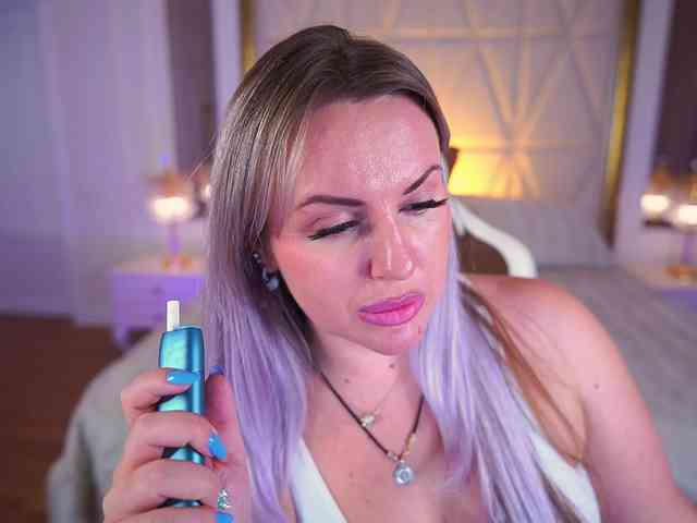 KiraCandyS Live Webcam on BongaCams