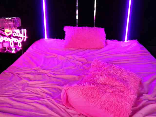 live cam 2 cam KiraCandyS