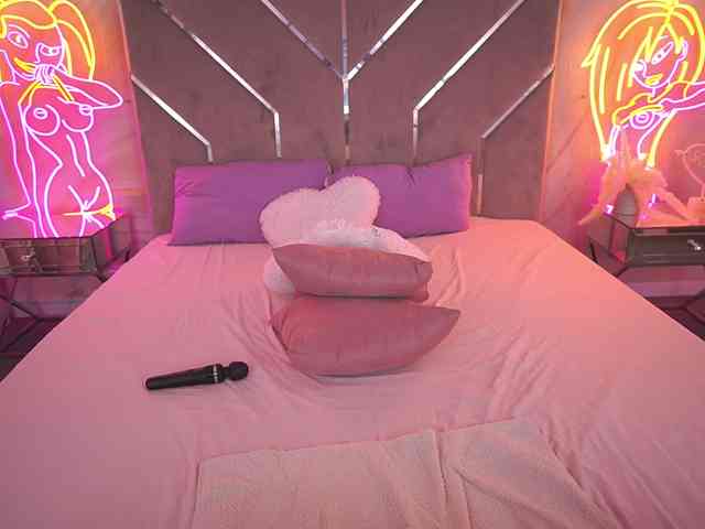 KiraCandyS Live Webcam on BongaCams