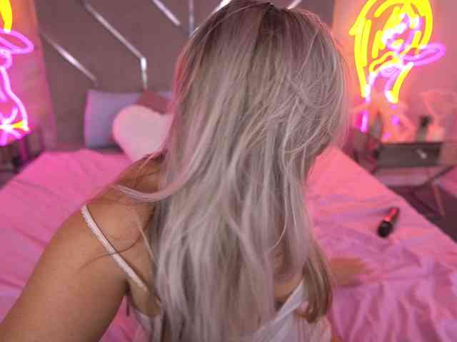 KiraCandyS Live Webcam on BongaCams