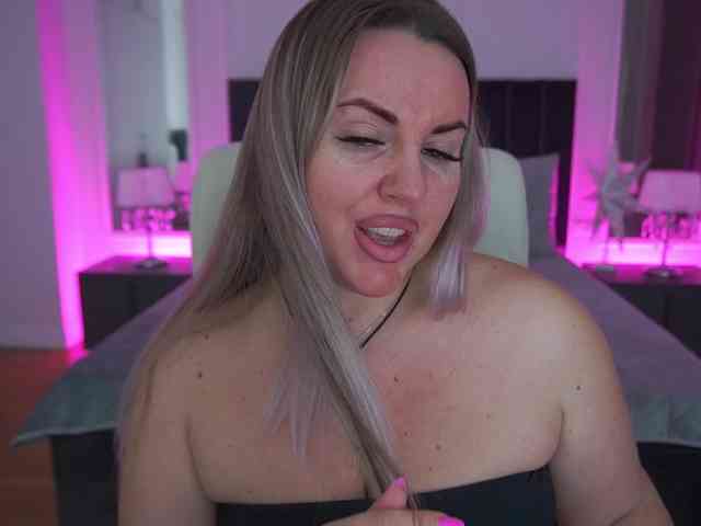 KiraCandyS Live Webcam on BongaCams