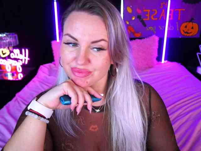 KiraCandyS Live Webcam on BongaCams