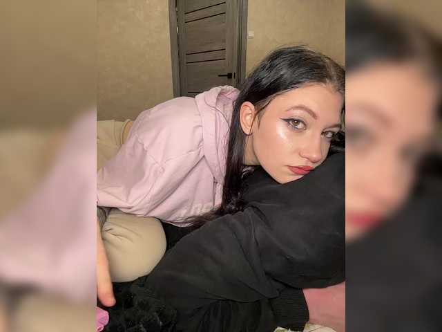 LuckyStar's BongaCams show and profile