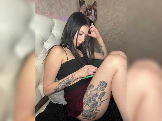 LuckyStar's BongaCams show and profile