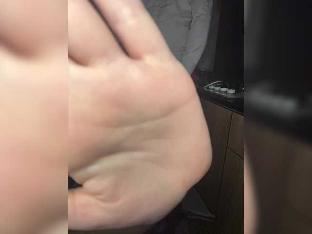 LuckyStar's BongaCams show and profile