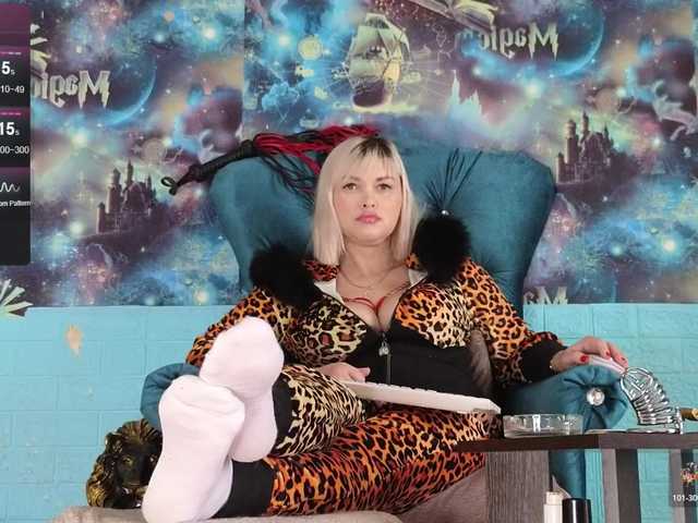 Mistress-Gwen's BongaCams show and profile