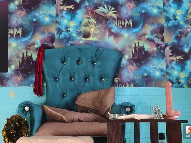 Mistress-Gwen's BongaCams show and profile