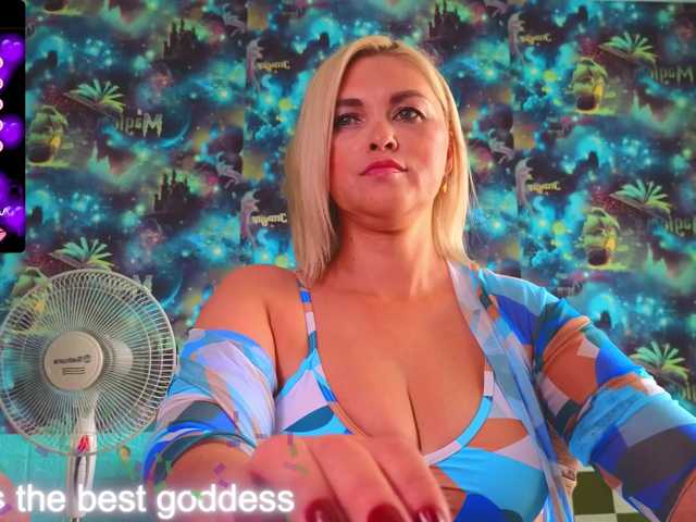 Mistress-Gwen room chat