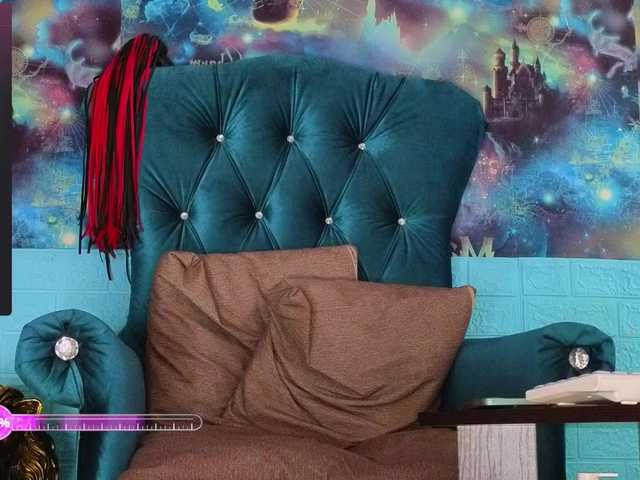 Mistress-Gwen's BongaCams show and profile