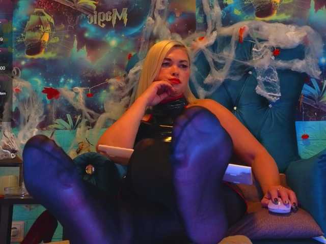 Mistress-Gwen