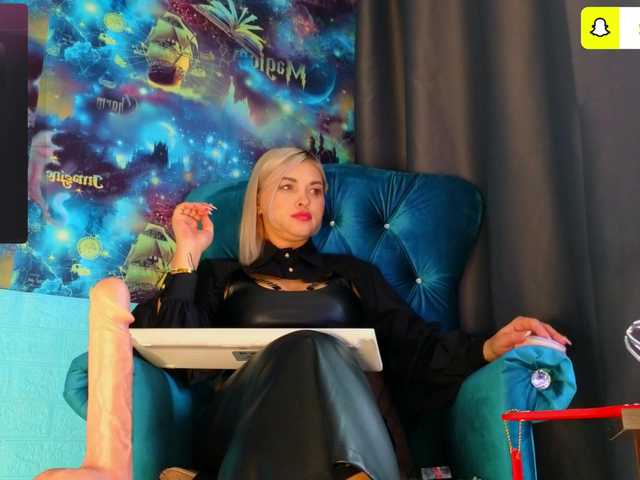 Mistress-Gwen's BongaCams show and profile