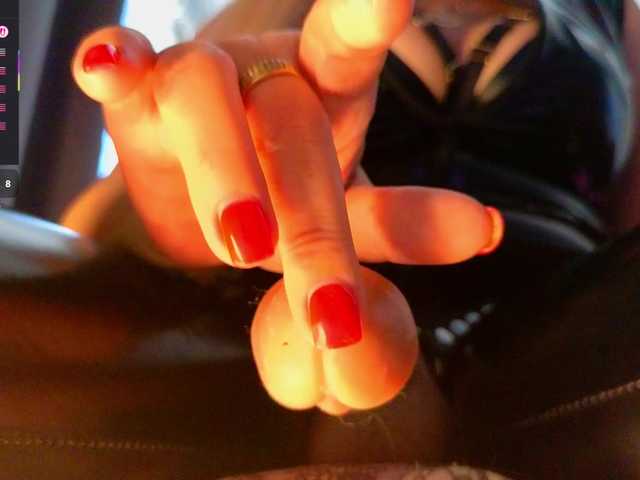 Mistress-Gwen's BongaCams show and profile