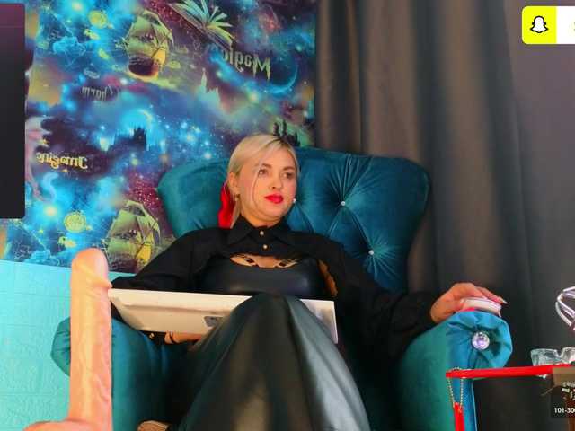 Mistress-Gwen's BongaCams show and profile