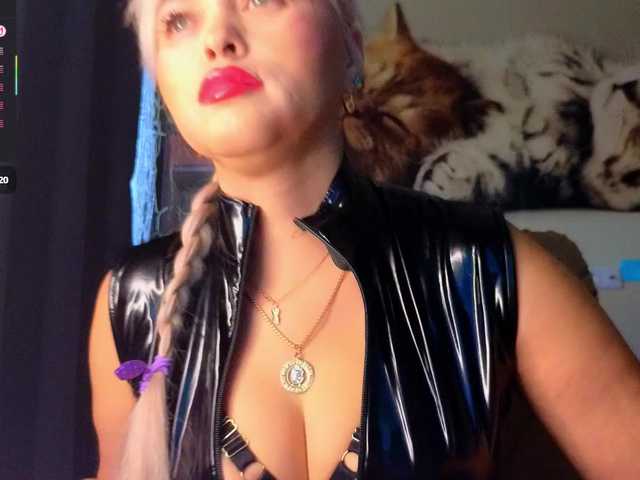 Mistress-Gwen webcam
