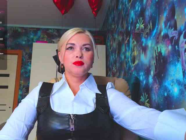 Модель: Mistress-Gwen
