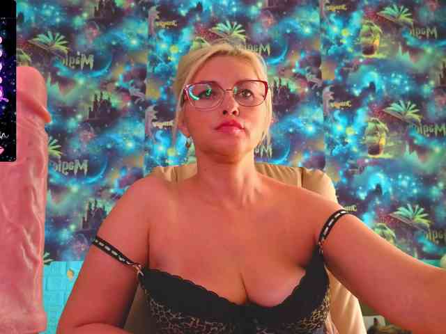 upskirt camera Mistress-Gwen